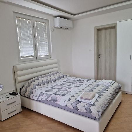 Apartman Tolosi Подгориця Екстер'єр фото