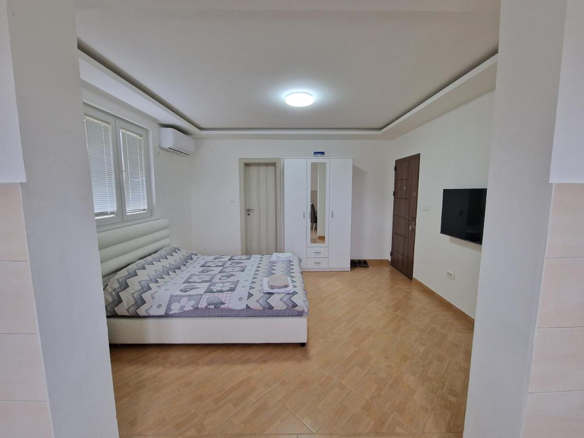 Apartman Tolosi Подгориця Екстер'єр фото